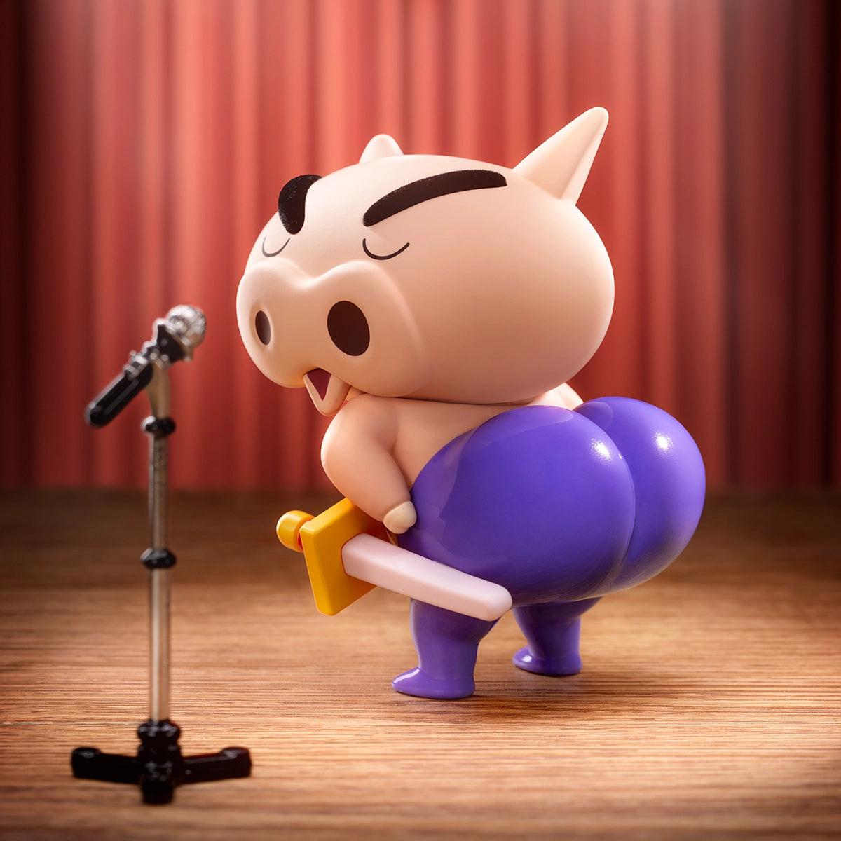 Butt in the Air pig bent over at a microphone showing purple-pants buttocks, Buriburizaemon's Daily Life