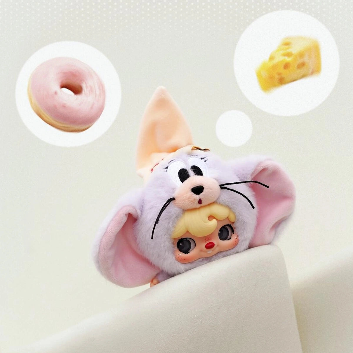 POUKAPOUKA gray Tom costume dreaming of a pink doughnut and cheese
