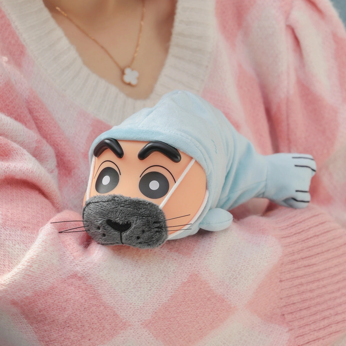 CRAYON SHINCHAN FLOPPY FISH Hộp Mù Búp Bê Có Khớp