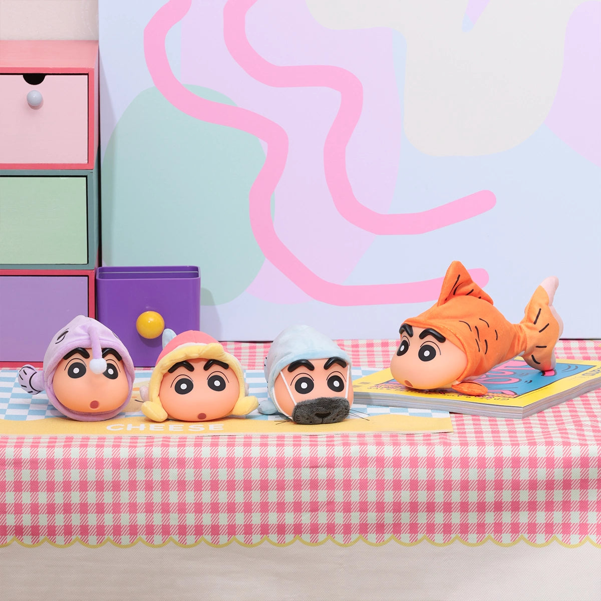 CRAYON SHINCHAN FLOPPY FISH Hộp Mù Búp Bê Có Khớp