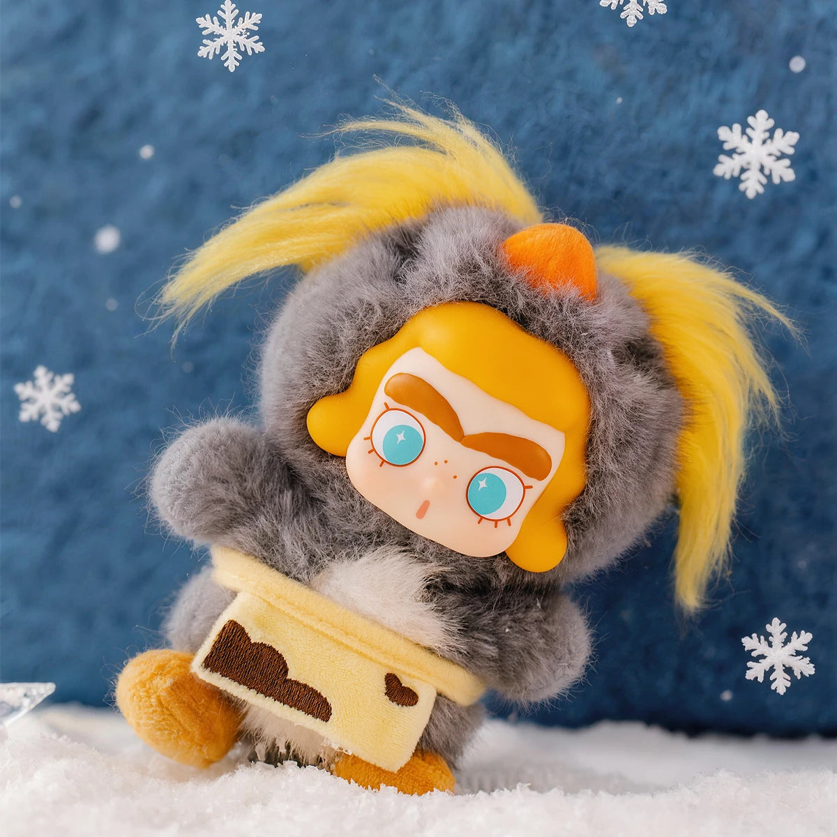 Gosling plush charm with sulfur-yellow crest hair and heart-patch coat in snow, CiCiLu The Tide Shop