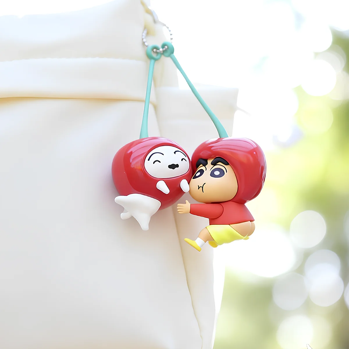 Crayon Shinchan Munch On Fruit blind box display case with apple Shinchan figures
