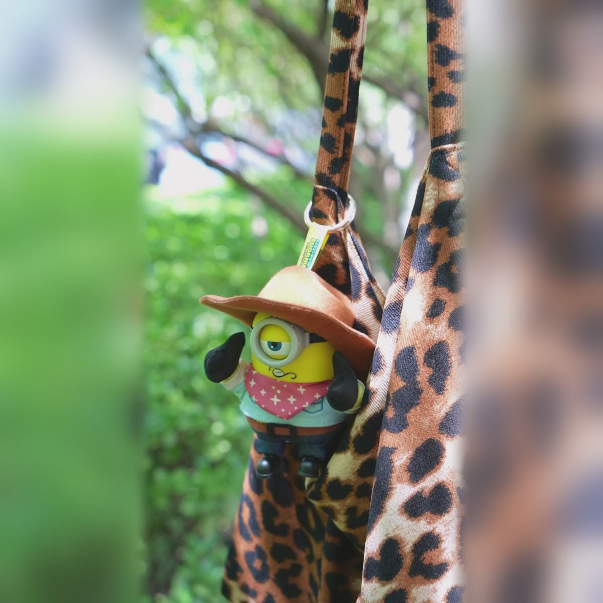 MINIONS & MONSTERS SERIES PORTE-CLÉS PELUCHE EN VINYLE BOÎTE ALÉATOIRE