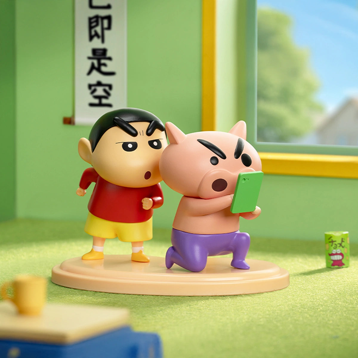 ¥100 Million Jackpot scene of Shinchan wowing as Buriburizaemon holds a green phone, Kasukabe Duo